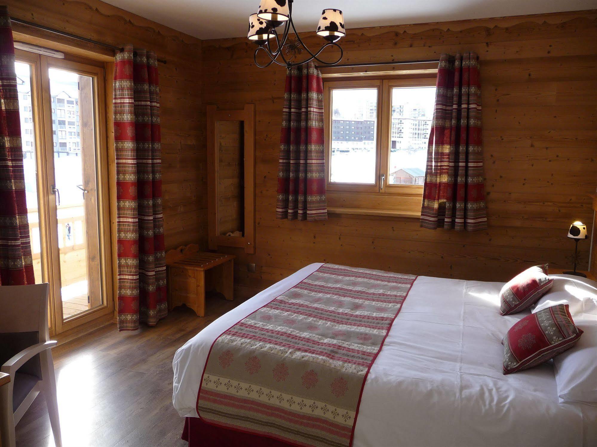 Chalet-Hotel Le Beausoleil, The Originals Relais Fontcouverte-la-Toussuire Luaran gambar